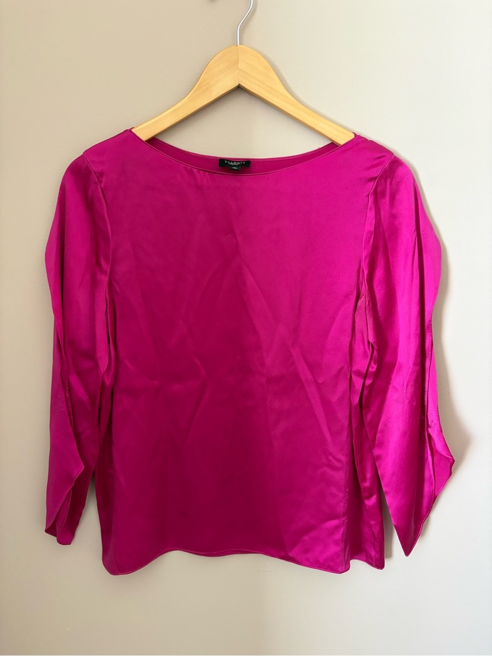 Talbots Women’s Satin Split-Sleeve Blouse - Fuchsia Sz 6P - Picture 2 of 5